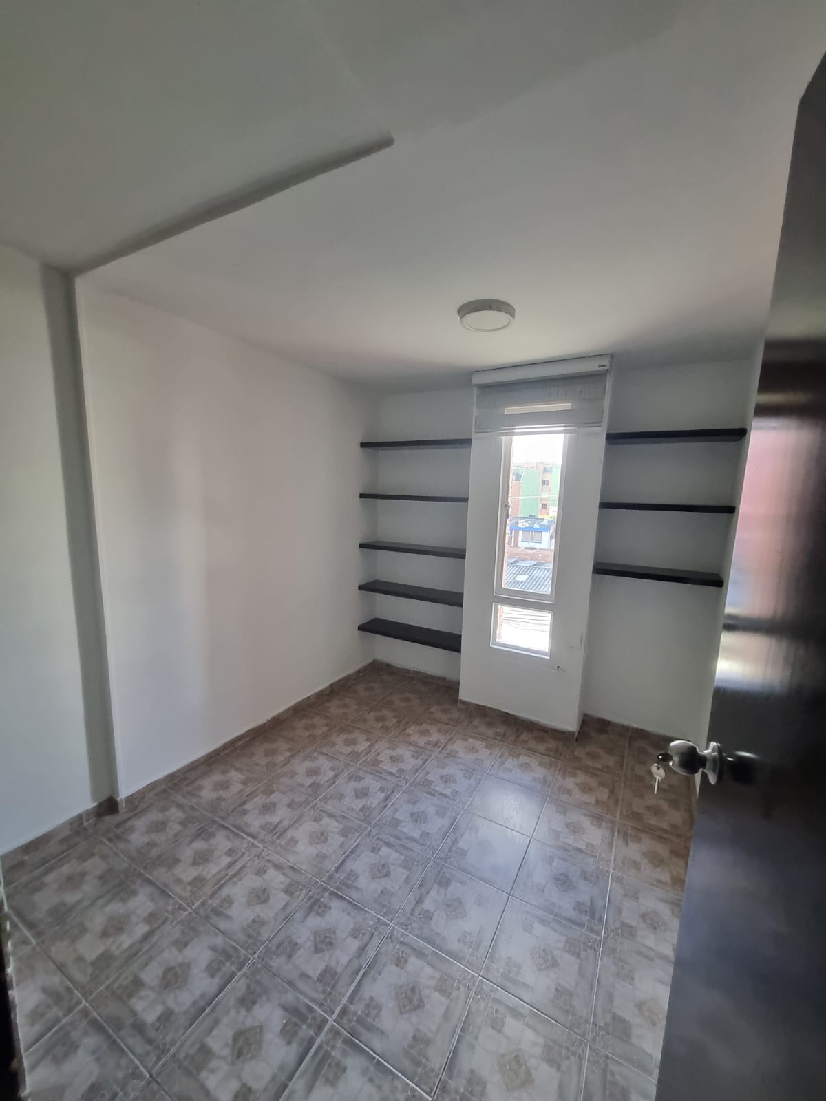 APARTAMENTO EN VENTA QUINTA PAREDES — imagen 2